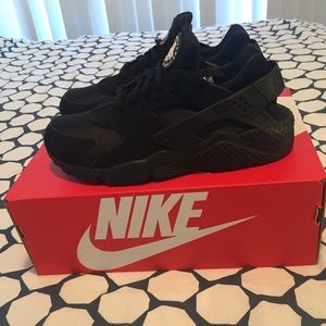 Nike Air Huaraches Black/Black-White